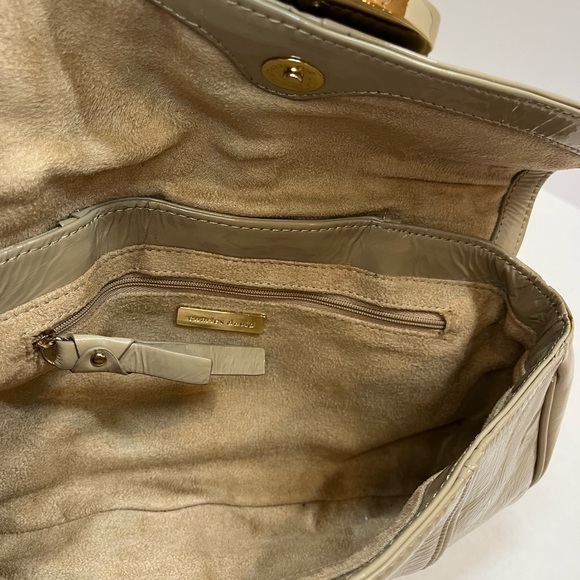 Charles David patent Leather Tan color Clutch/ Wristlet with DustBag! - Picture 11 of 16